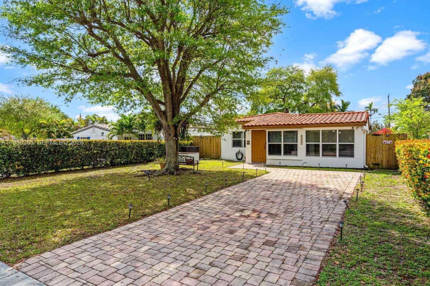 1482 NE 175th Street, North Miami Beach, FL 33162 photo 2