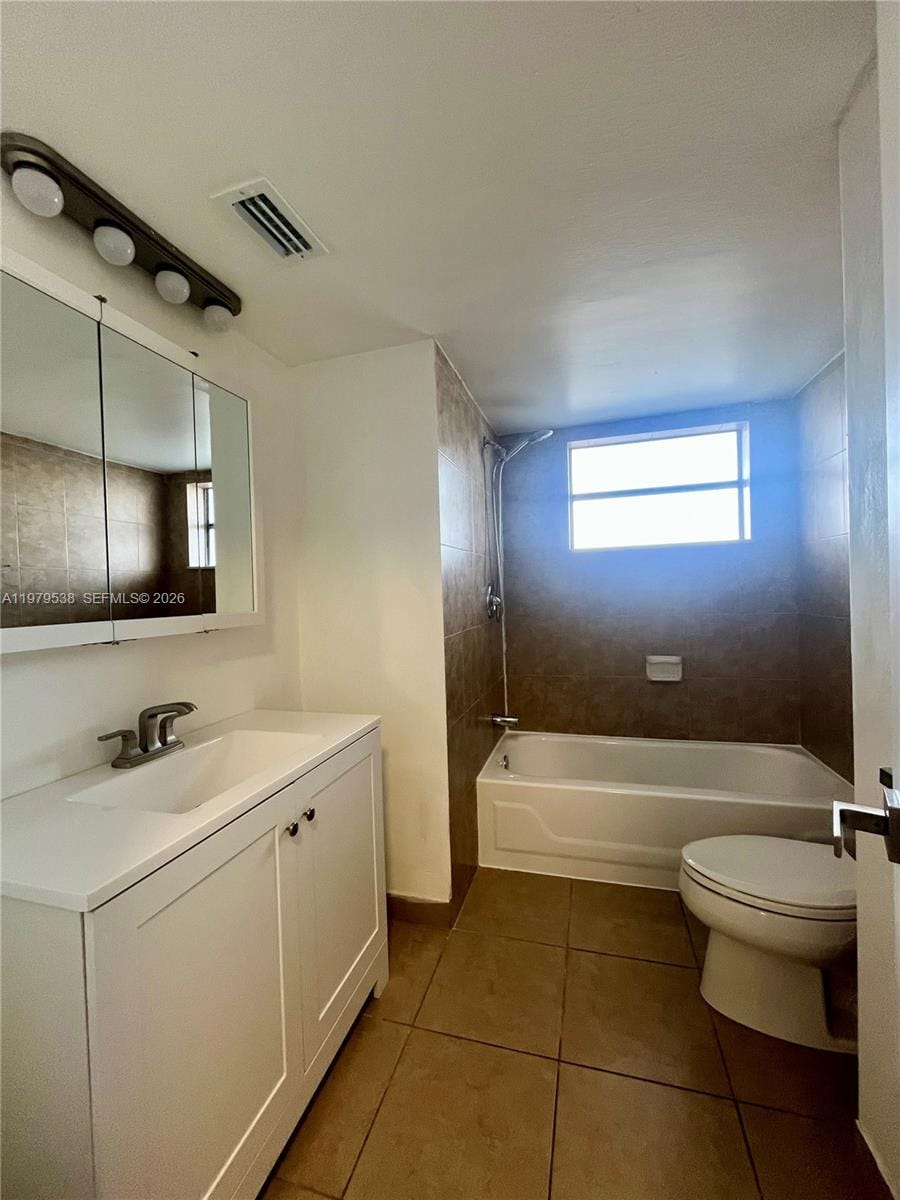1750 NE 191st Street 522-3 — photo 4