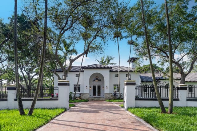 6200 SW 130th Terrace, Pinecrest, FL 33156