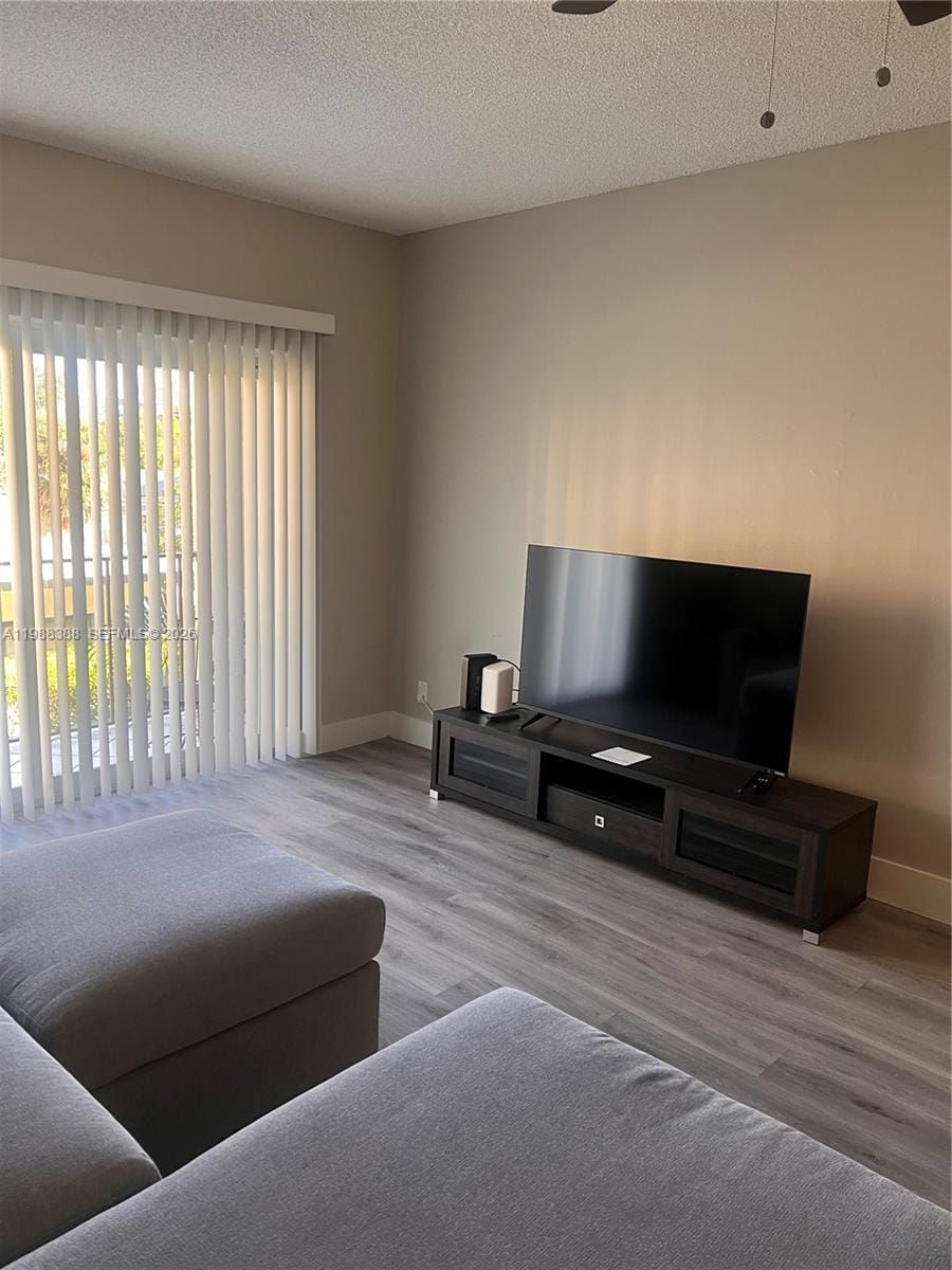 400 N Riverside Drive 214 — photo 9