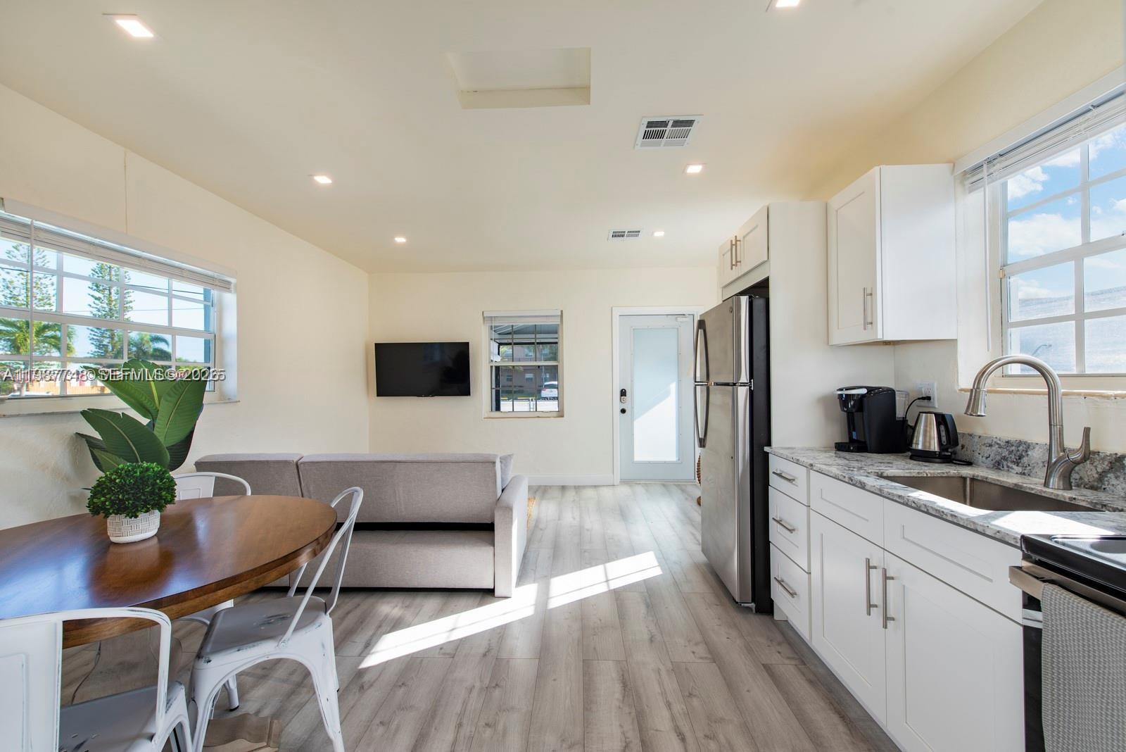 115 SE 2nd 1-2 1-2, Hallandale Beach, FL 33009, Hallandale Beach