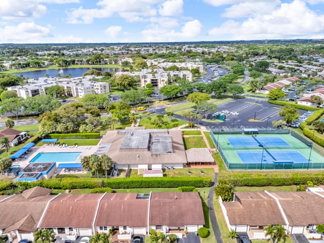 5190 Las Verdes Circle 315, Delray Beach, FL 33484