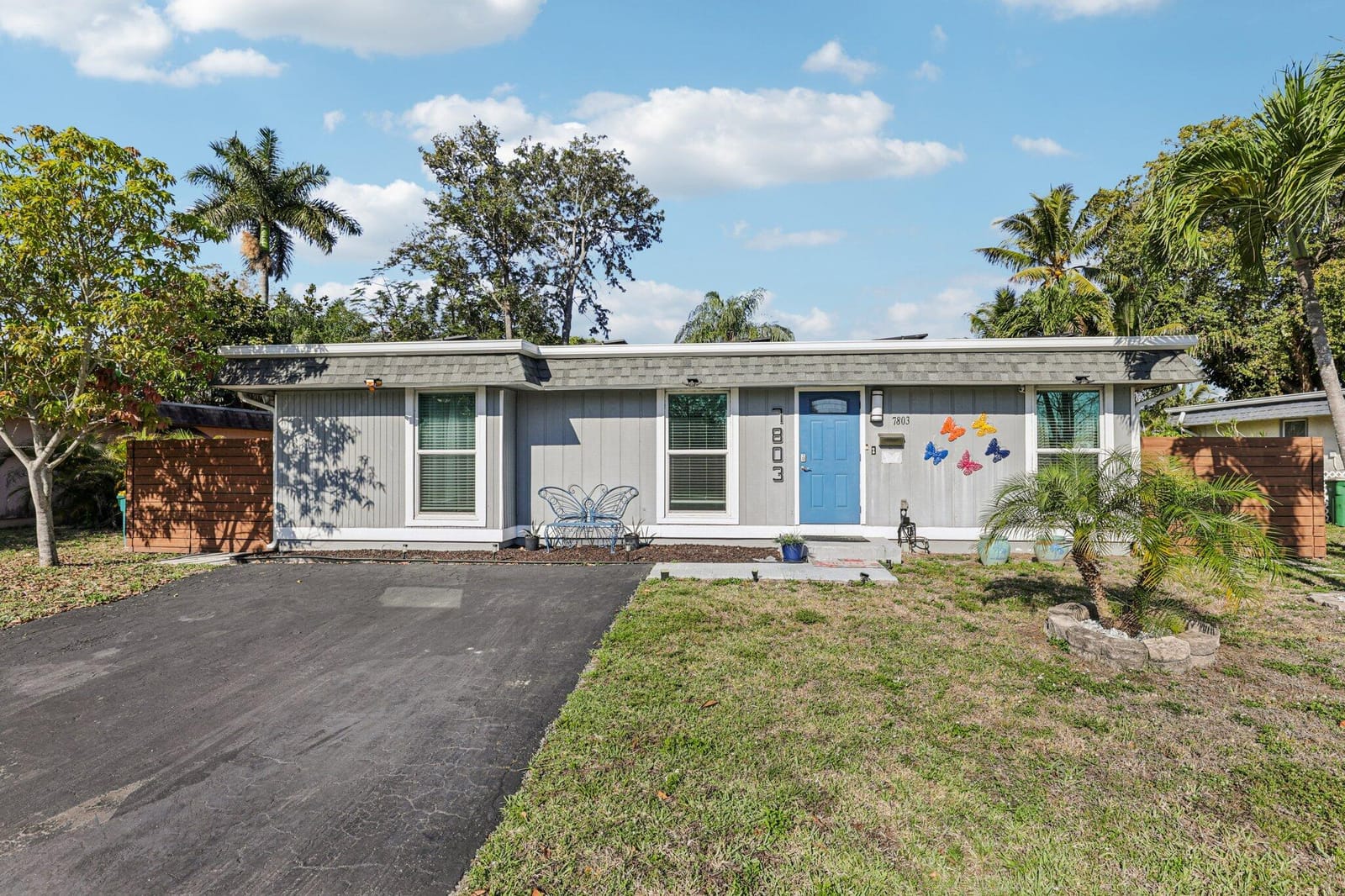 7803 NW 69th Terrace, Tamarac, FL 33321 photo 2