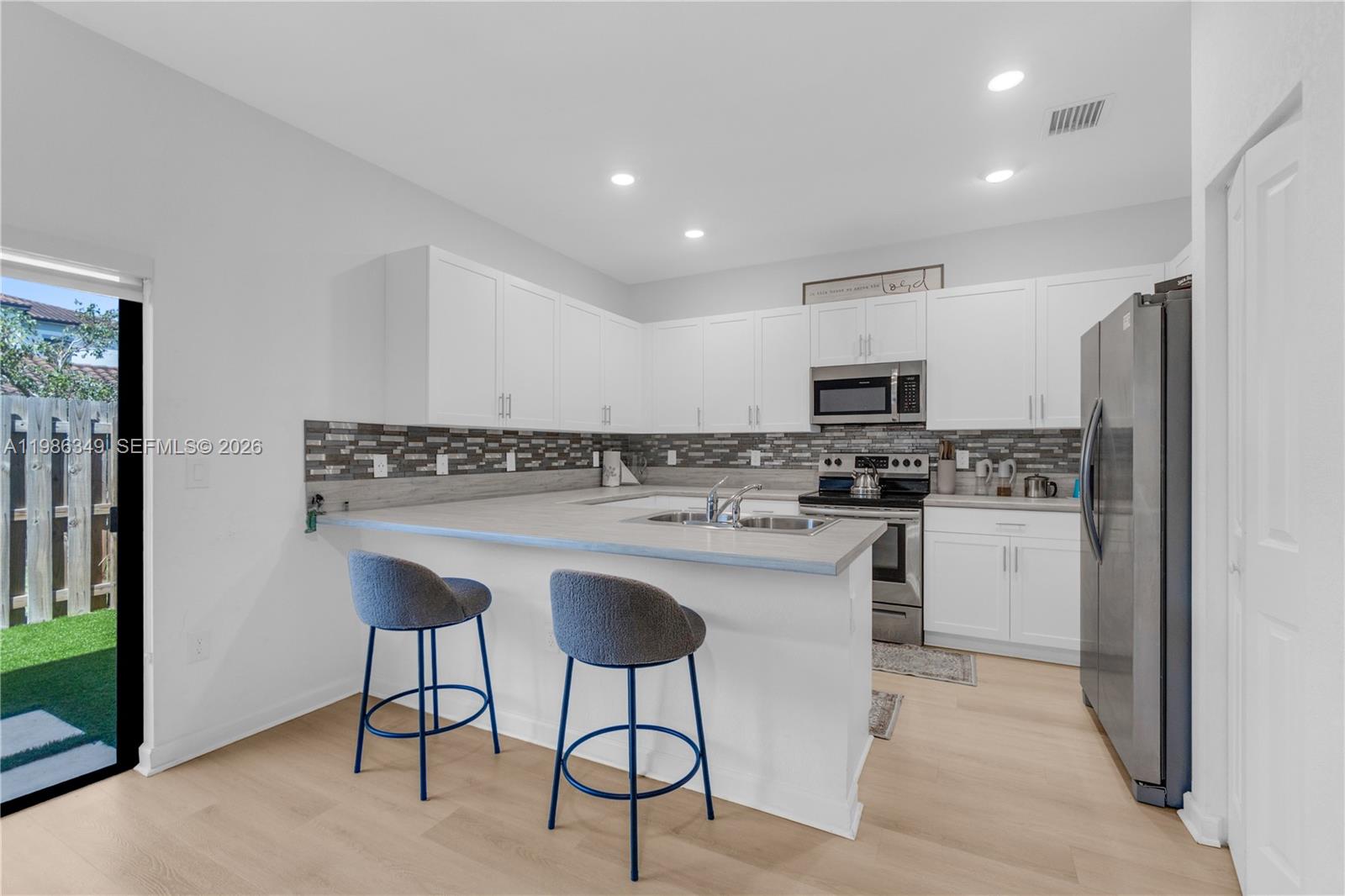 21068 NE 8th Avenue, Miami, FL 33179, Miami