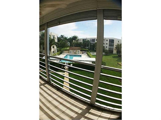 3186 Via Poinciana 311, Greenacres, FL 33467, Greenacres