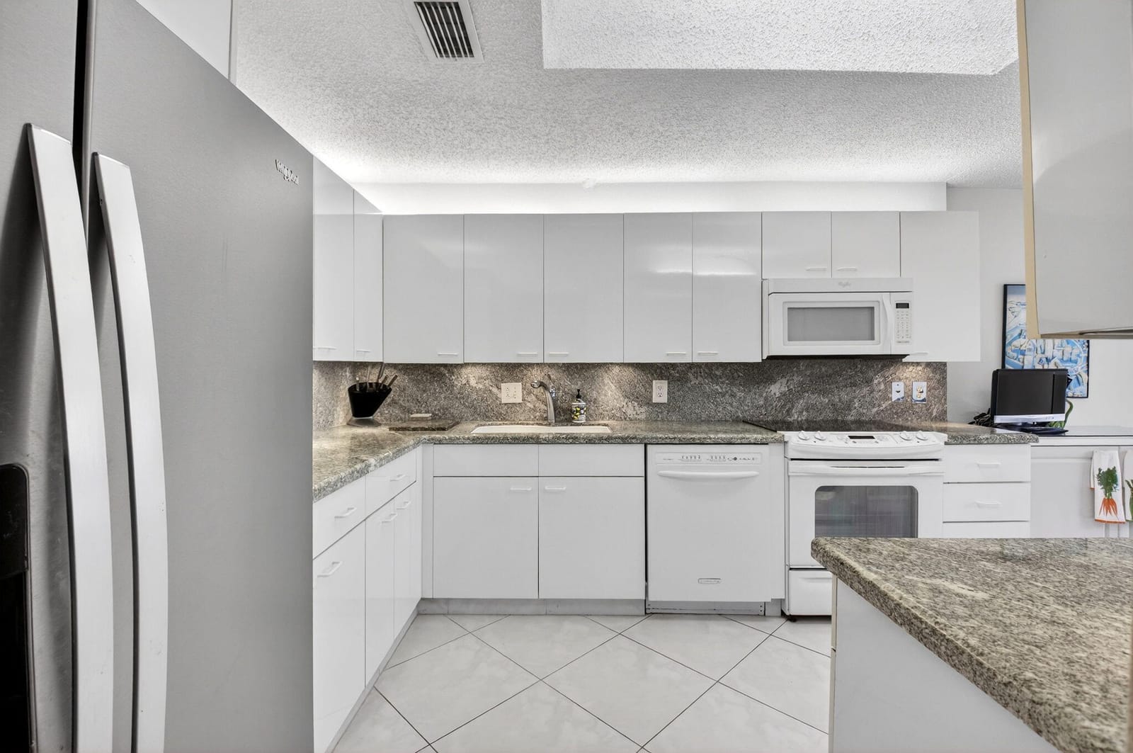 30 Eastgate Drive C — photo 8