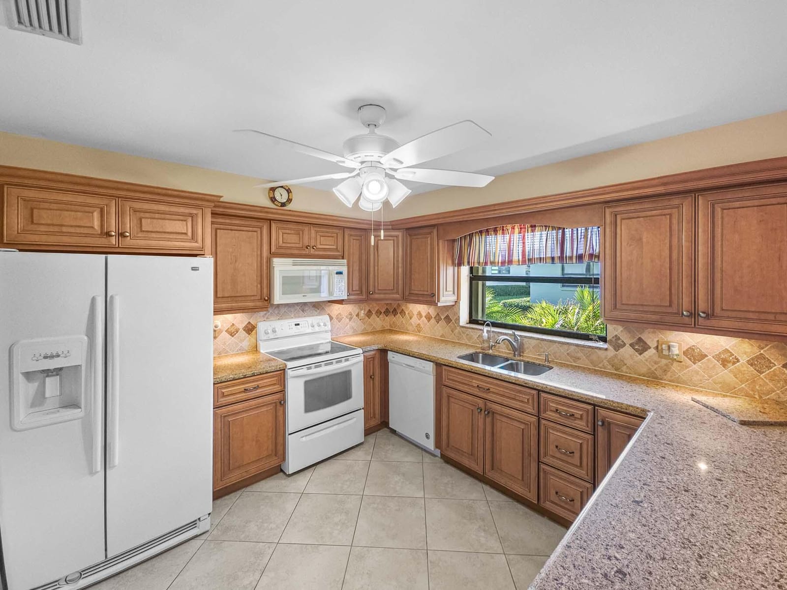 9810 Tabebuia Tree Drive B, Boynton Beach, FL 33436 photo 2