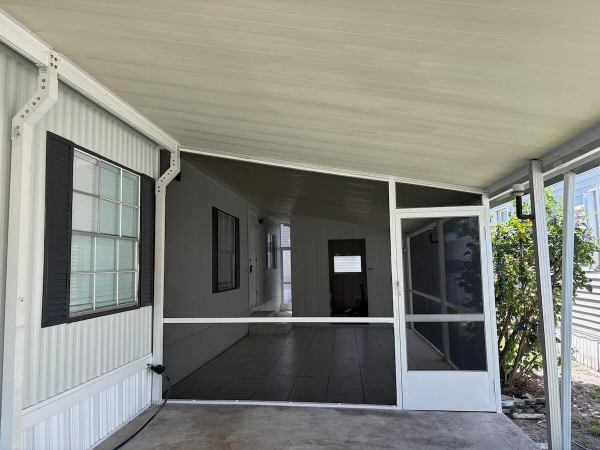2410 SW 50th Street — photo 3