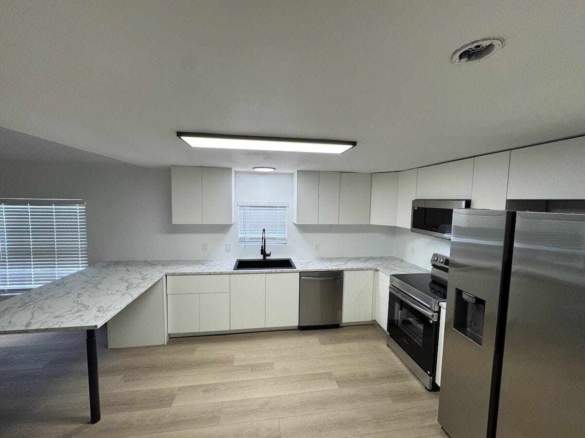 2410 SW 50th Street — photo 8
