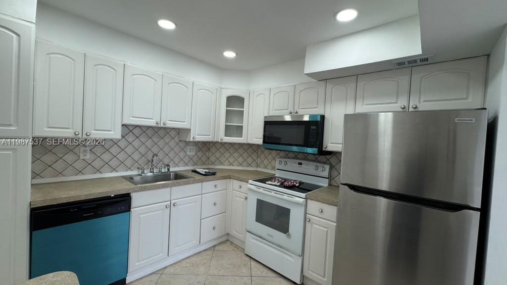 300 Bayview Drive 915, Sunny Isles Beach, FL 33160 photo 7