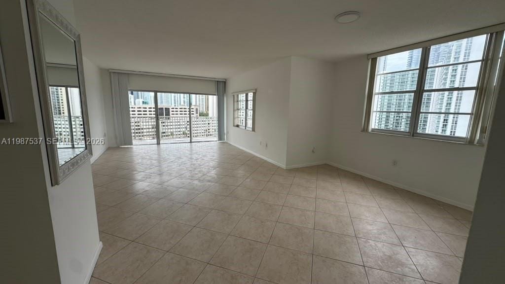 300 Bayview Drive 915, Sunny Isles Beach, FL 33160 photo 8
