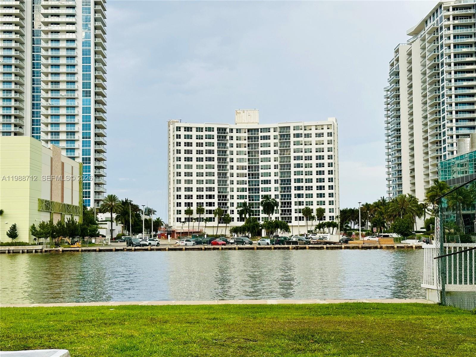 600 E Parkview Drive 316, Hallandale Beach, FL 33009 photo 2