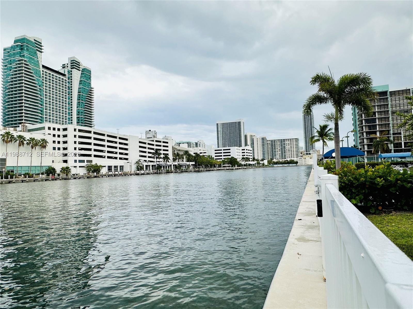 600 E Parkview Drive 316, Hallandale Beach, FL 33009 photo 3