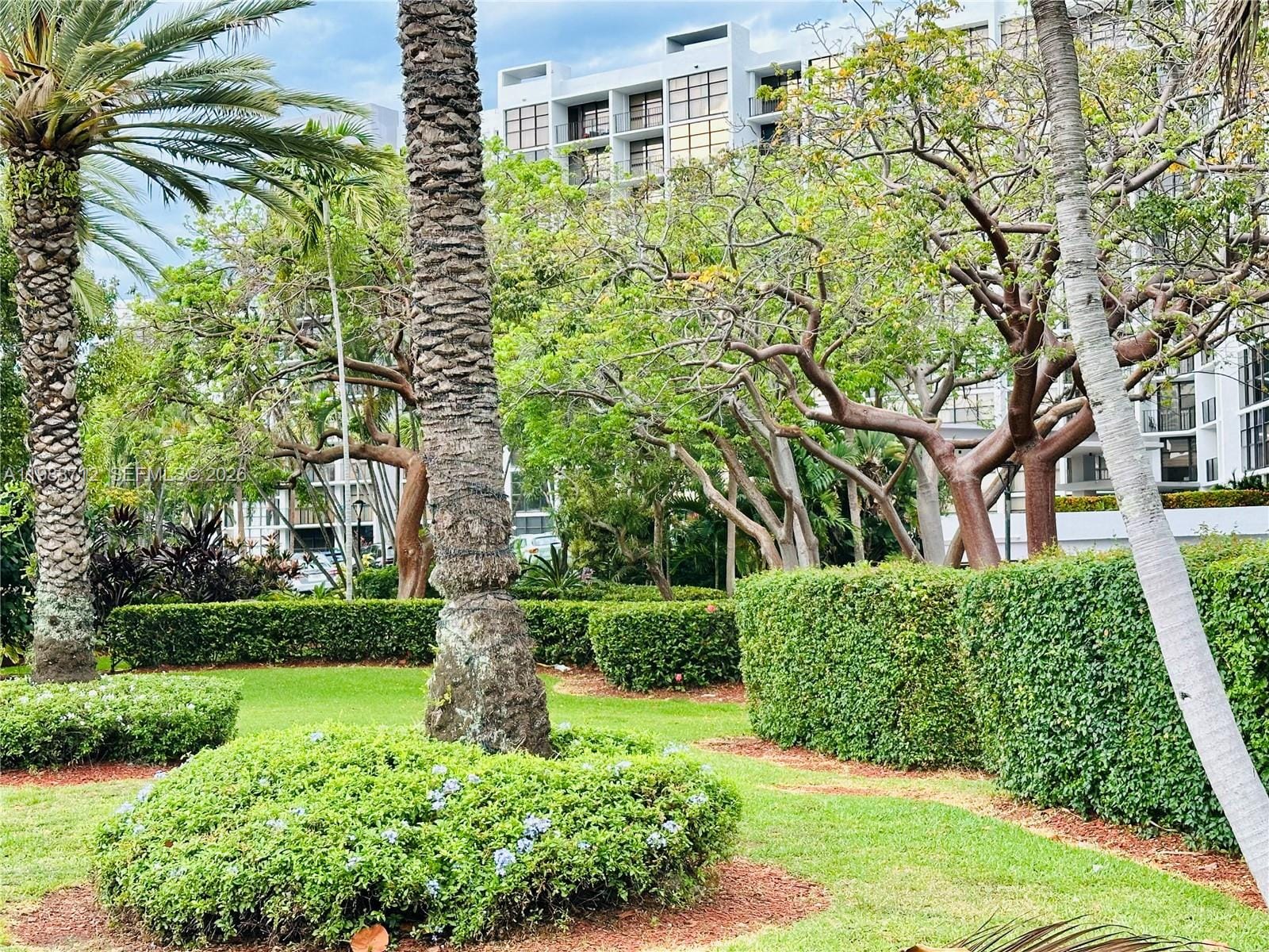 600 E Parkview Drive 316, Hallandale Beach, FL 33009 photo 6