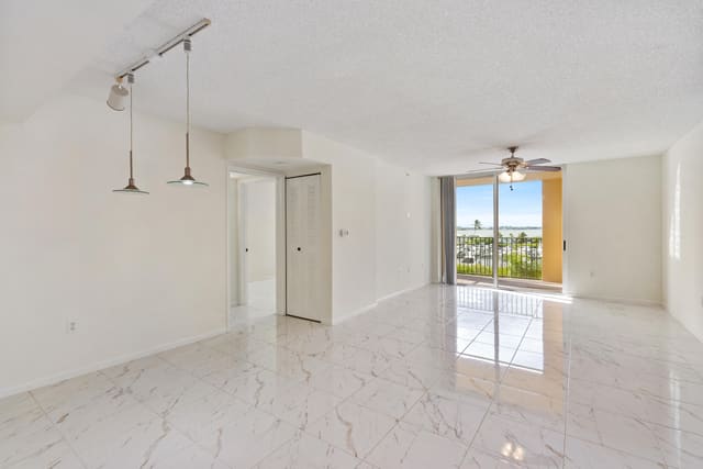 1200 Scotia Drive 404, sold in Hypoluxos Mariners Cay, Hypoluxo, FL