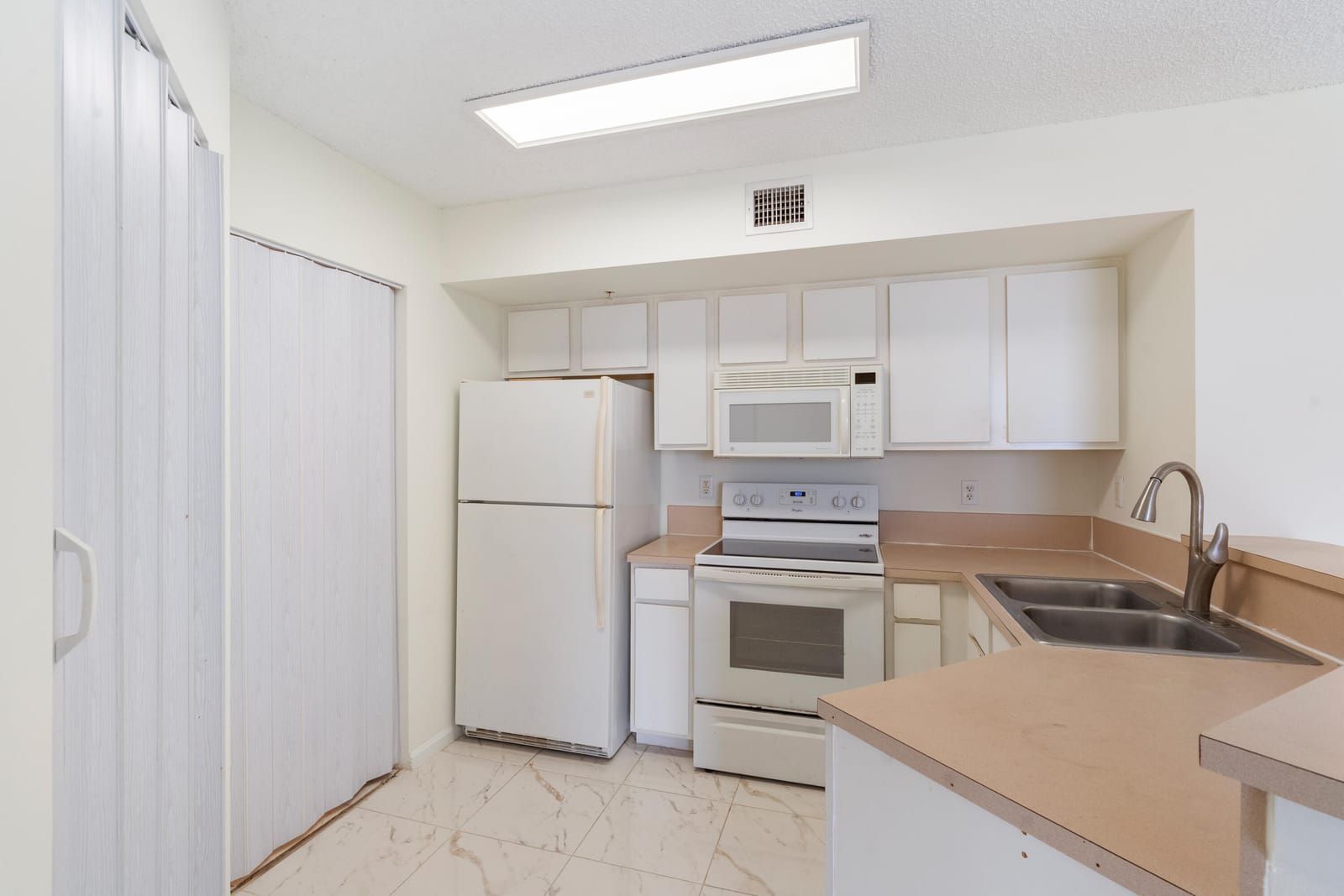 1200 Scotia Drive 404, Hypoluxo, FL 33462 photo 5