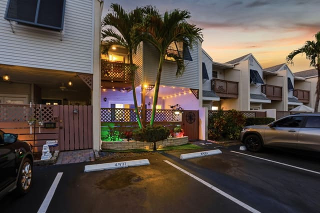 4831 S Hemingway Circle 4831, sold in Woodlake Shores, Margate, FL