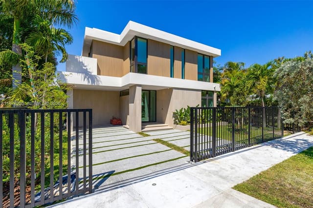 3457 Oak Avenue, sold in Frow Homestead, Miami, FL