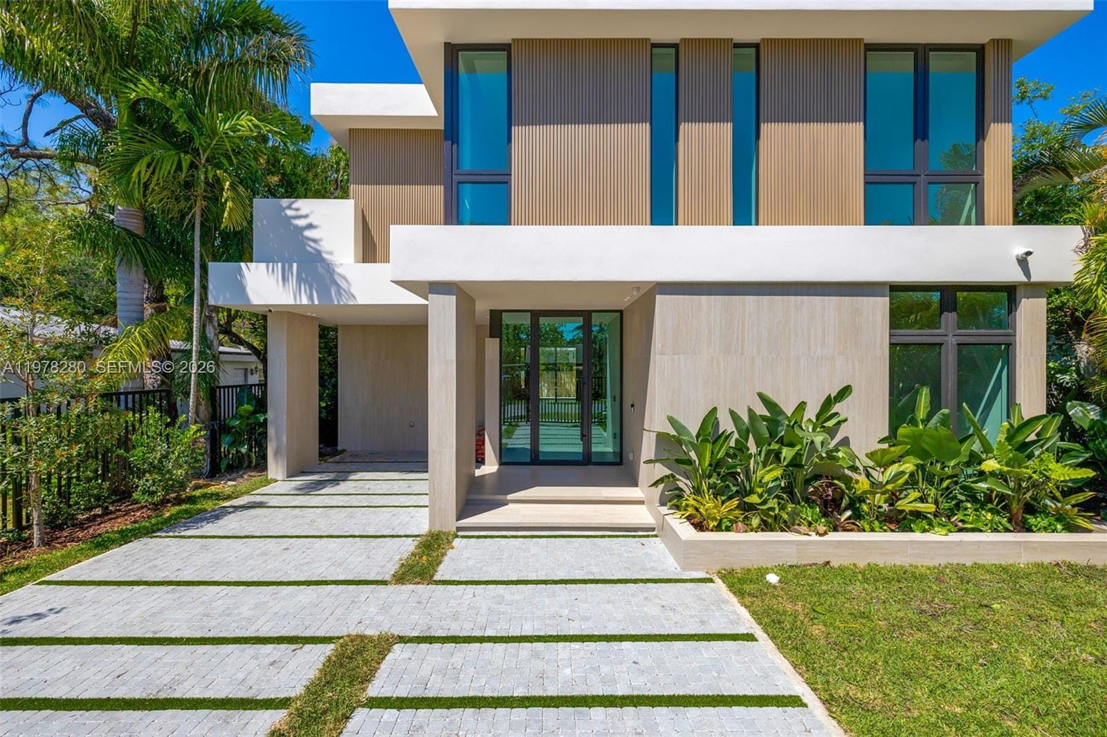 3457 Oak Avenue, Miami, FL 33133 photo 2