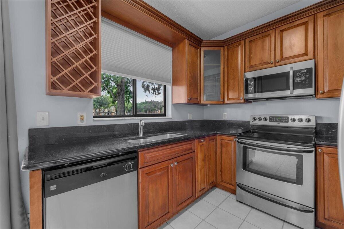10538 NW 10th Street, Plantation, FL 33322 photo 6