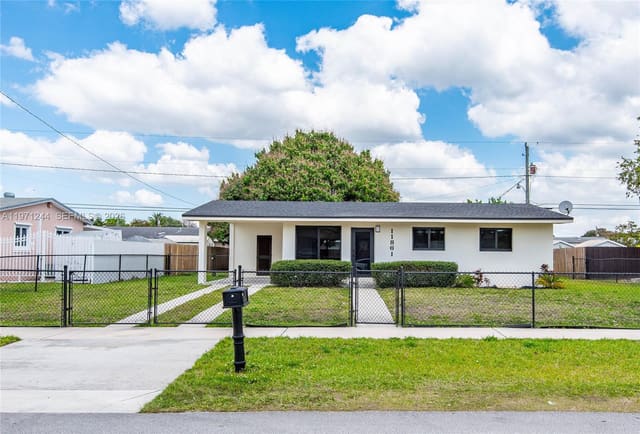 11861 SW 185th Terrace, sold in New So Miami Heights Sec, Miami, FL