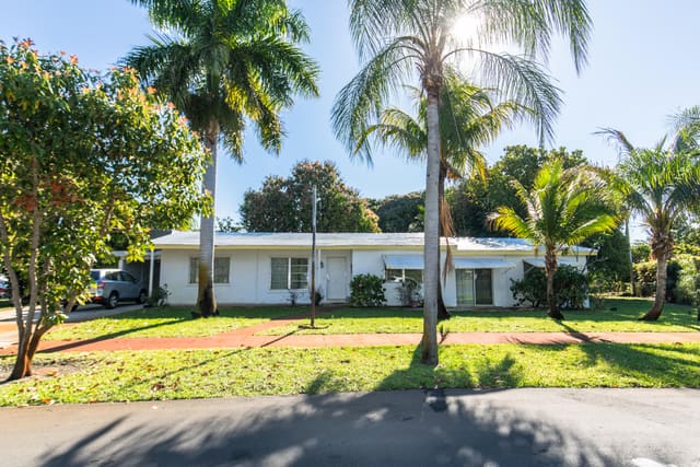 308 Australian Circle, Lake Park, FL 33403