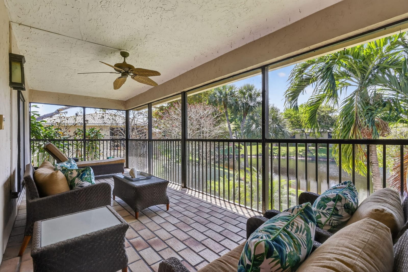 41 Stratford Lane W B, Boynton Beach, FL 33436 photo 2