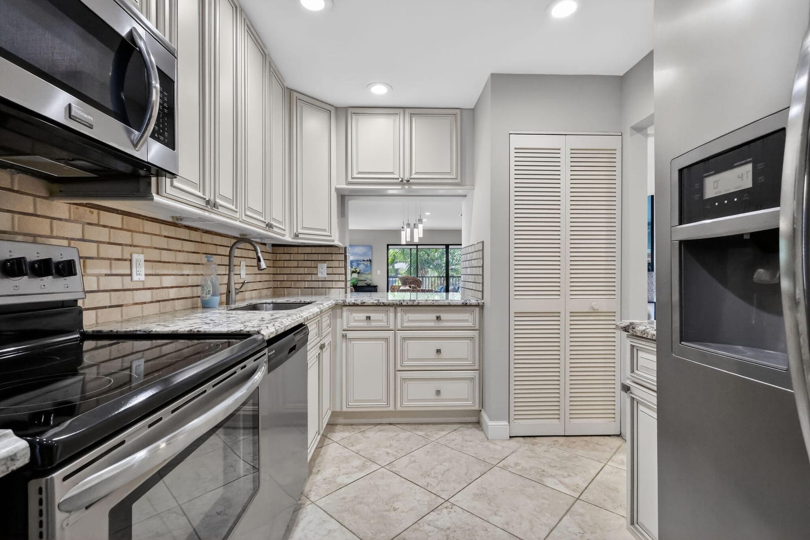 41 Stratford Lane W B, Boynton Beach, FL 33436 photo 18