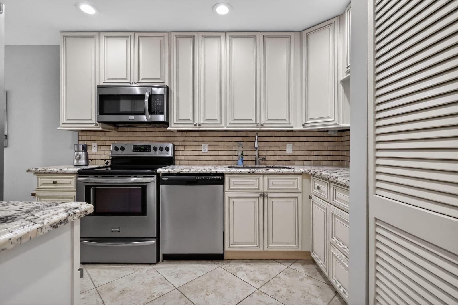 41 Stratford Lane W B, Boynton Beach, FL 33436 photo 19