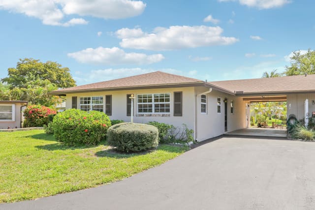 129 Mockingbird Lane, Country Manors, Delray Beach, FL