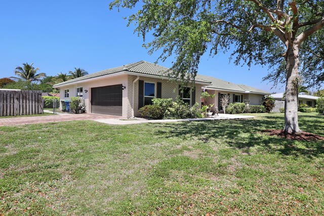 9901 NW 37th Street, sold in Coral Springs Lakes, Coral Springs, FL