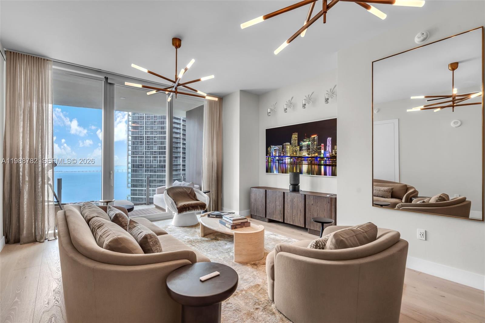 300 Biscayne Boulevard Way 2605W, Miami, FL 33131, Miami