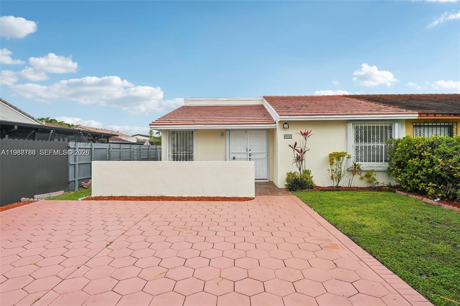 9585 SW 1st Terrace, Miami, FL 33174