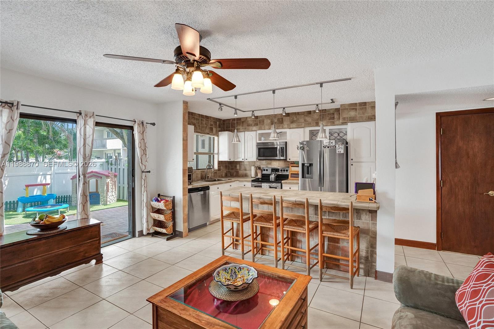 16465 NE 26th Avenue 18, North Miami Beach, FL 33160, North Miami Beach