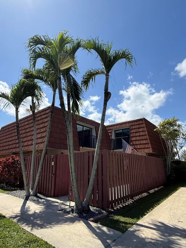 1420 Augusta Circle 125, sold in Lakeside, Delray Beach, FL