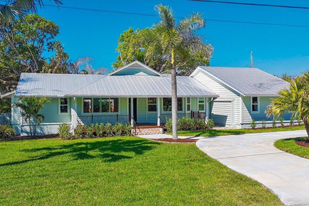 2366 SE Country Club Lane, Stuart, FL 34996, Stuart