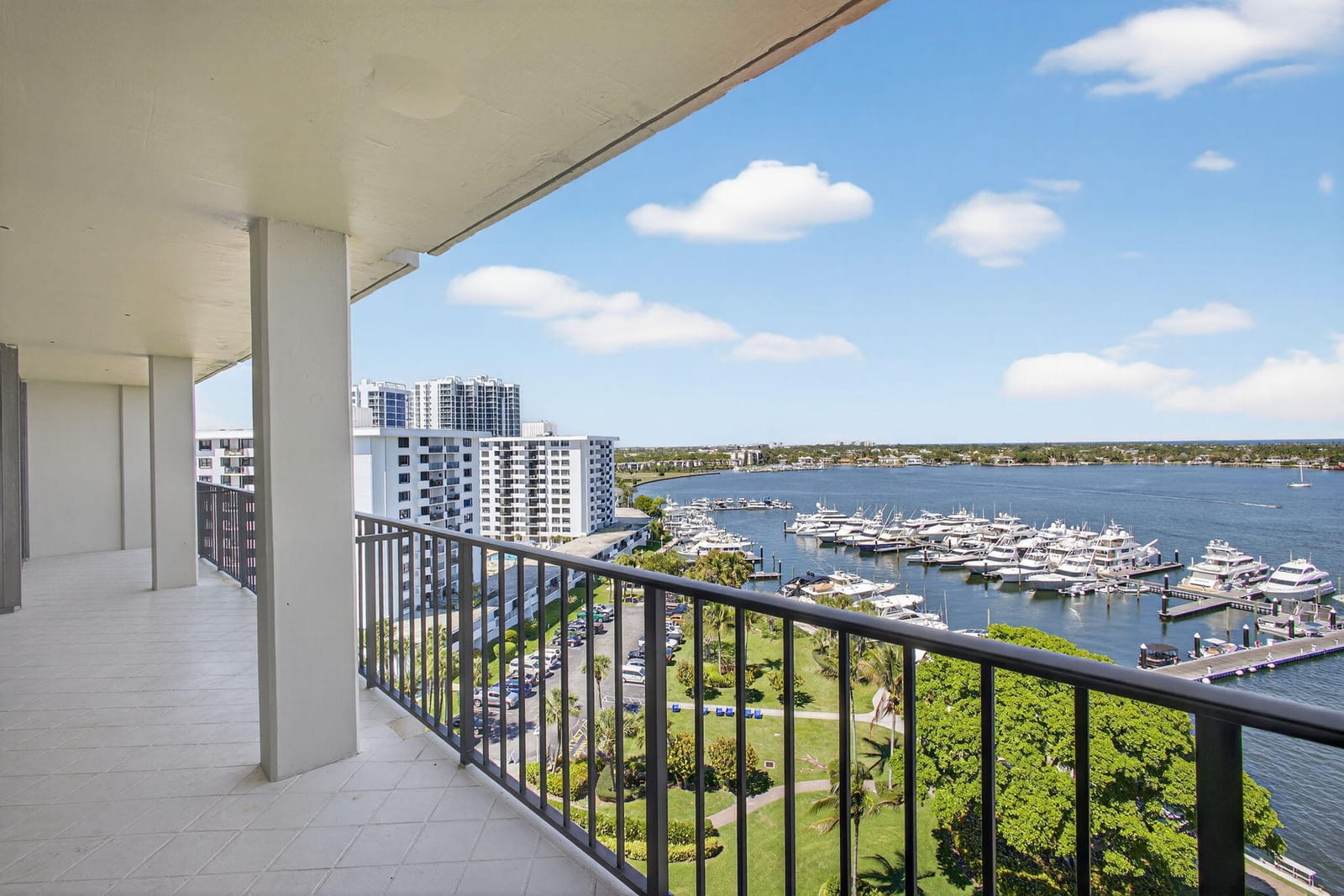 134 Lakeshore Drive T14, North Palm Beach, FL 33408 photo 2