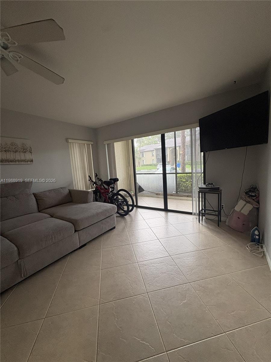 718 Sunny Pine Way D1, Greenacres, FL 33415 photo 2
