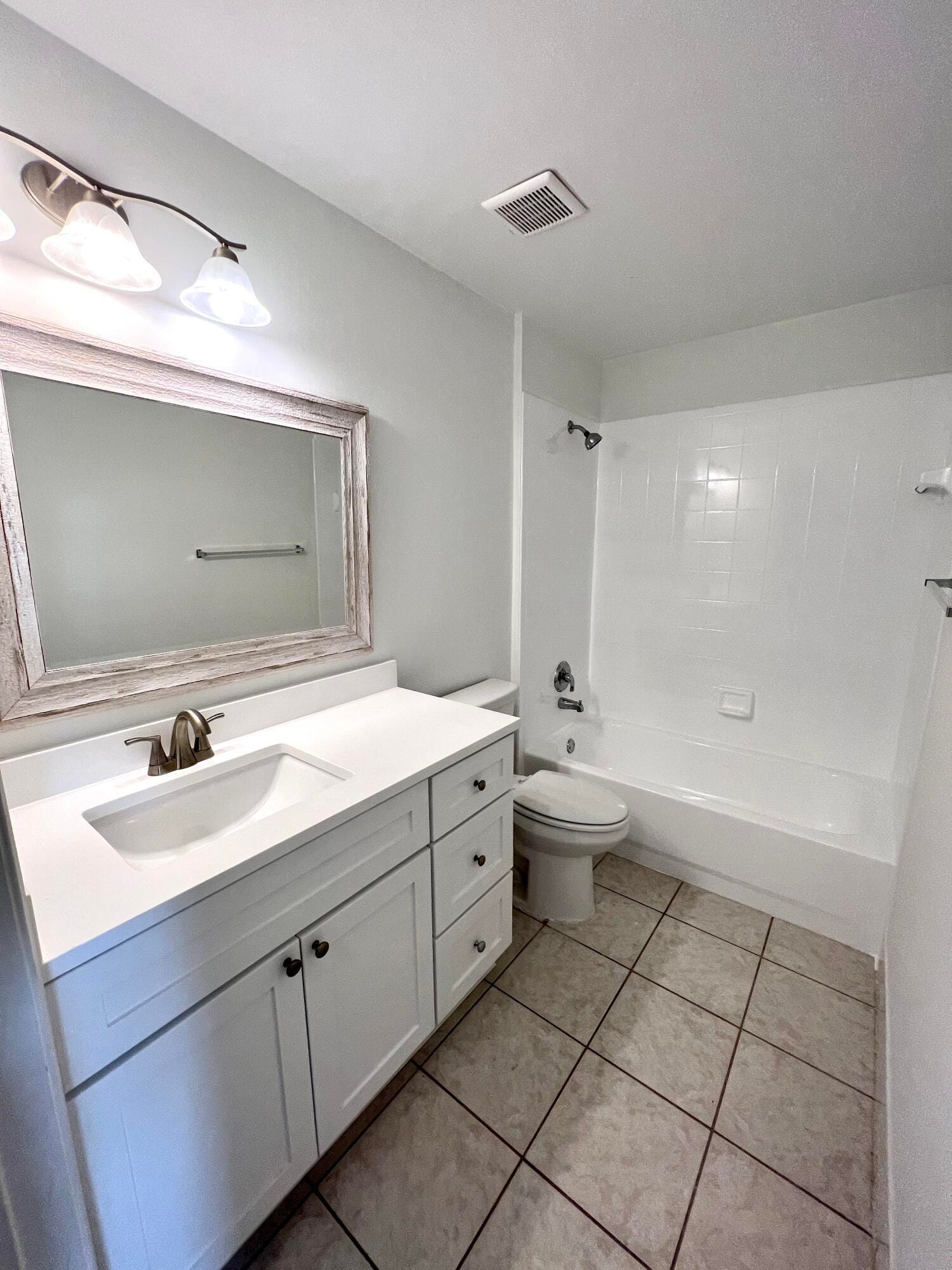 2040 Greenview Shores Boulevard 214 — photo 11