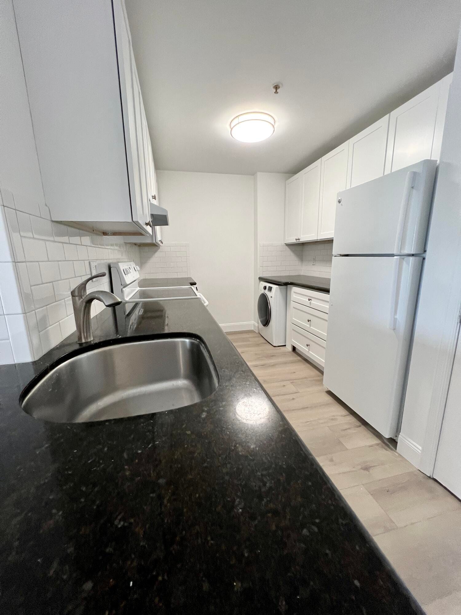 2040 Greenview Shores Boulevard 214 — photo 4