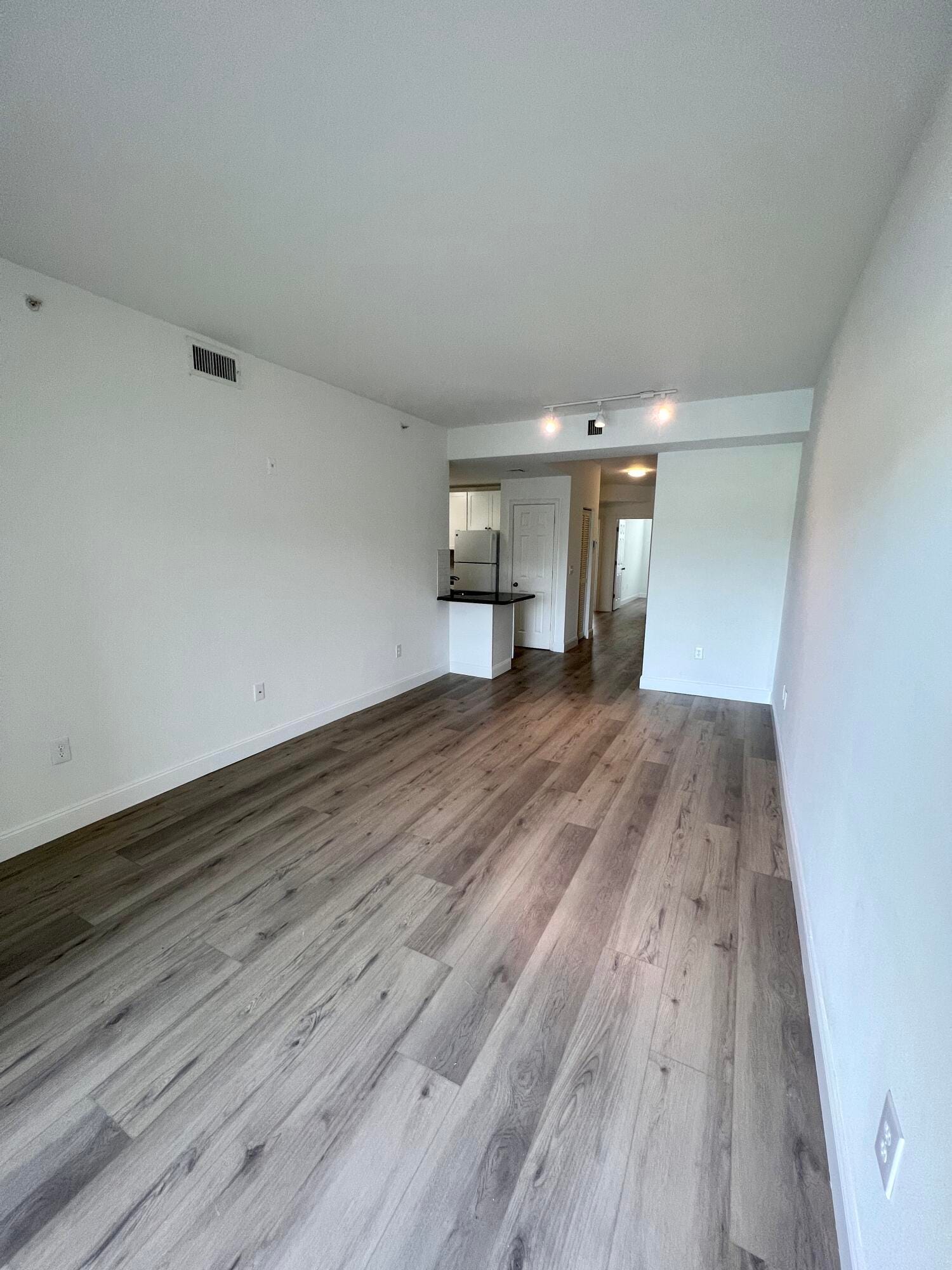 2040 Greenview Shores Boulevard 214 — photo 6