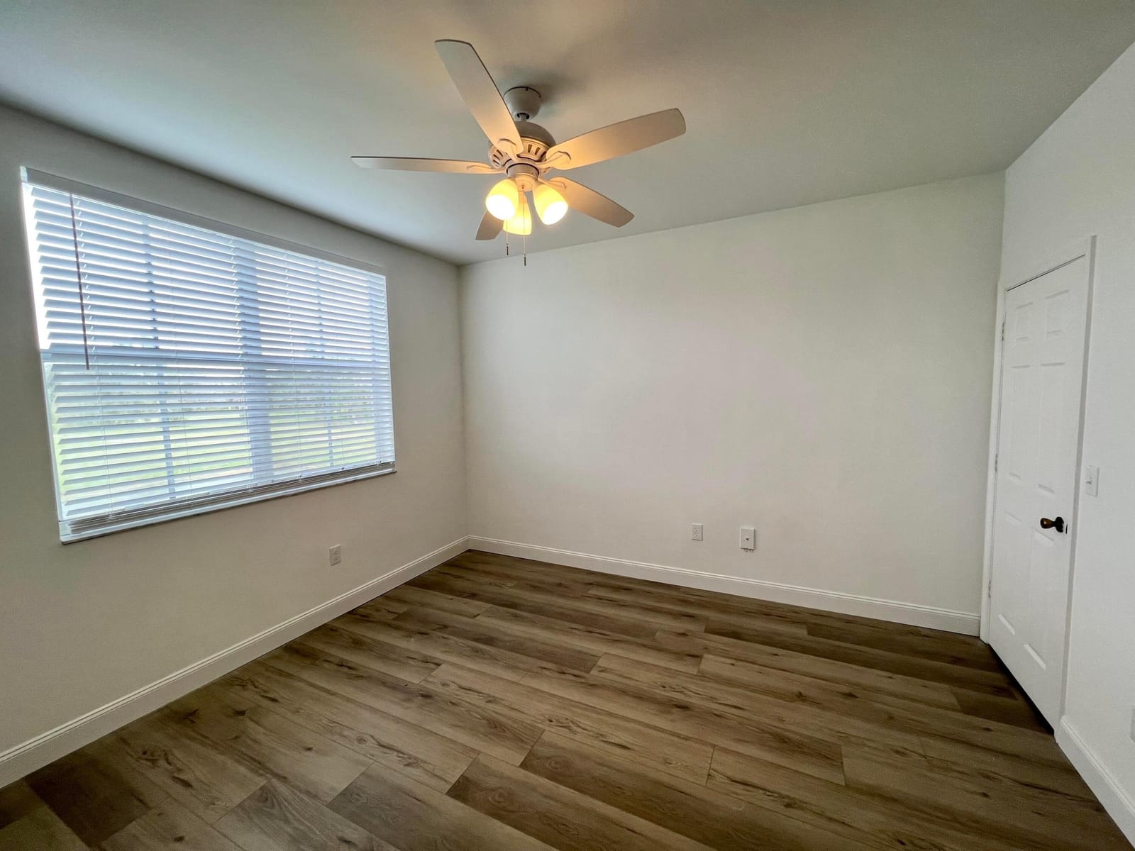 2040 Greenview Shores Boulevard 214 — photo 7