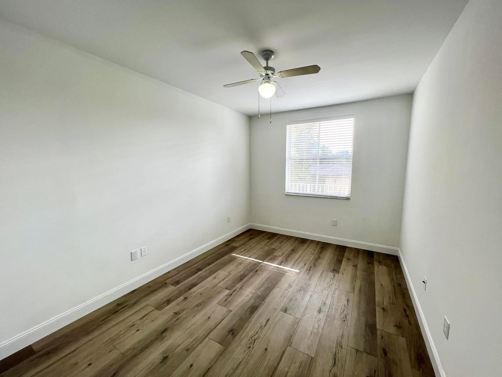 2040 Greenview Shores Boulevard 214 — photo 9