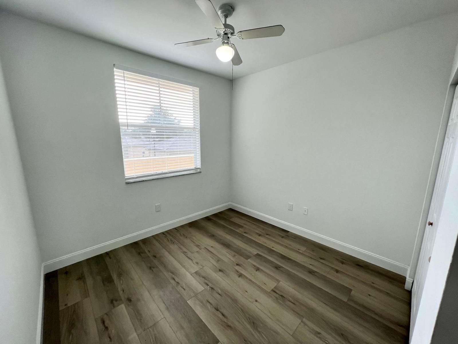 2040 Greenview Shores Boulevard 214 — photo 10
