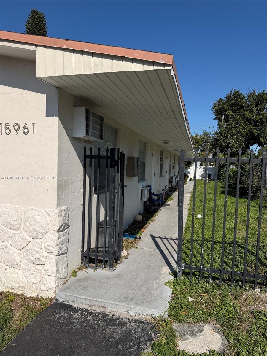 15961 NE 18th Place, North Miami Beach, FL 33162 photo 4