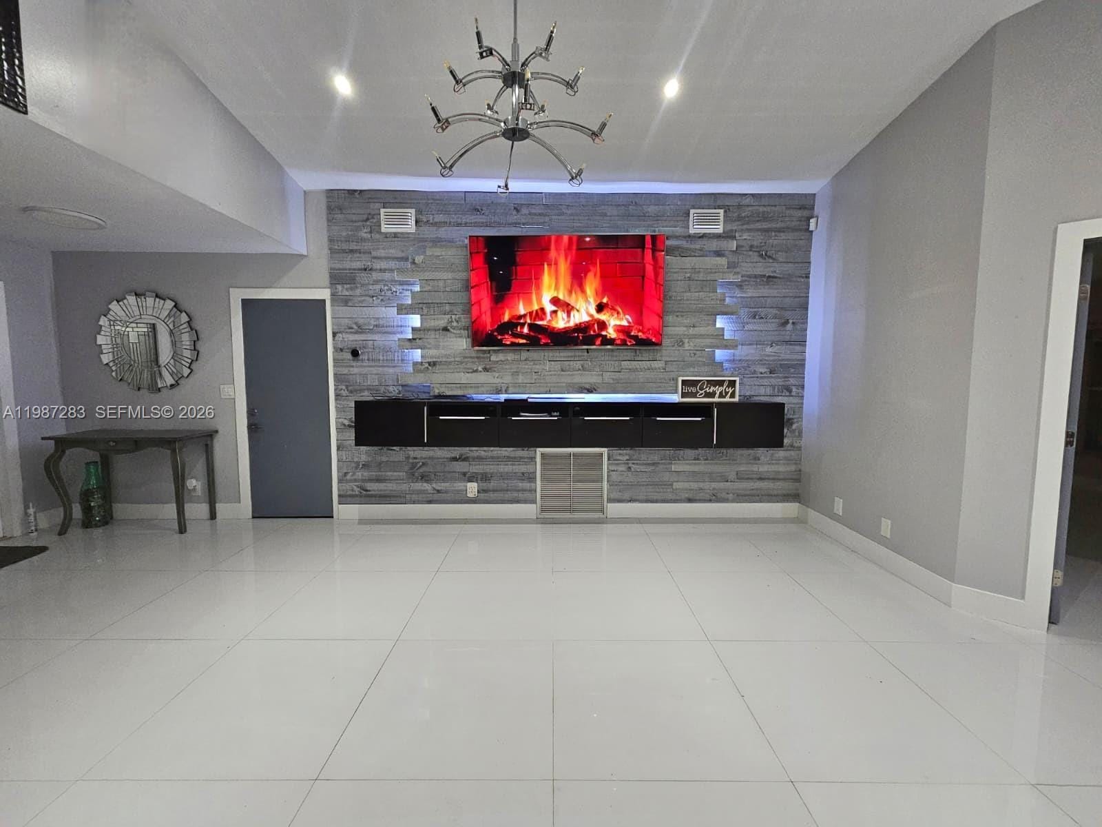 8003 SW 158th Place — photo 3