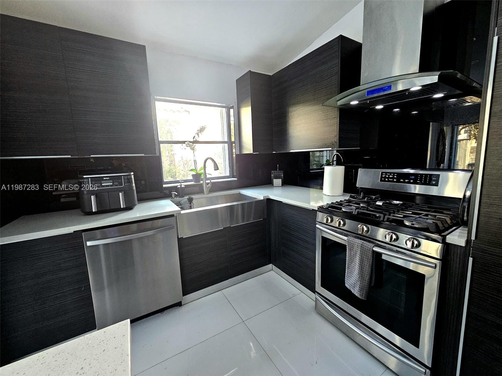 8003 SW 158th Place — photo 7