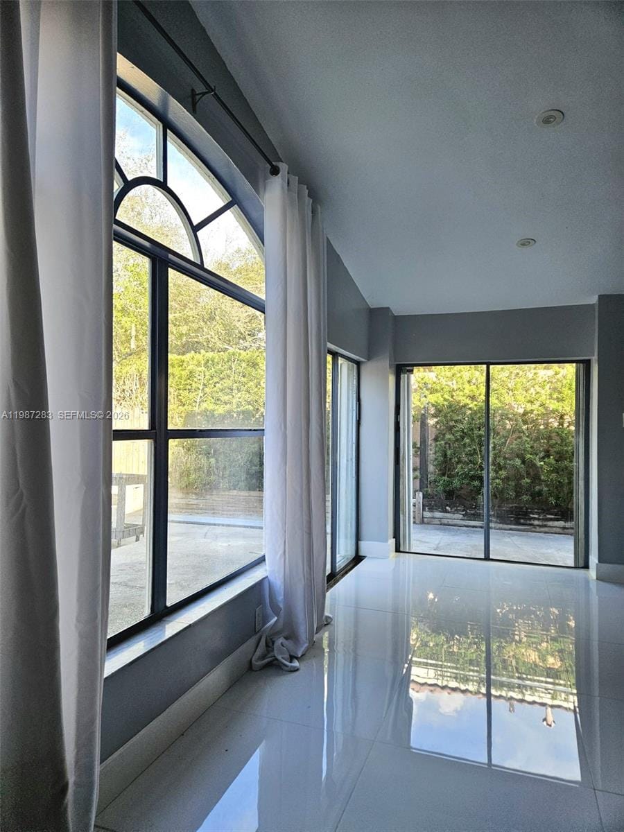 8003 SW 158th Place — photo 10