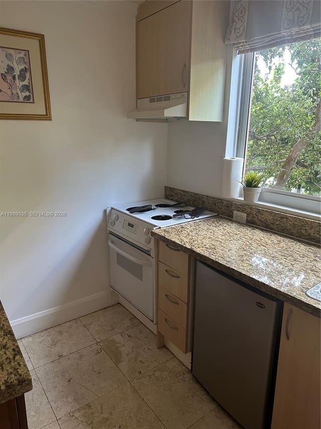 2951 S Bayshore Drive 417, Miami, FL 33133