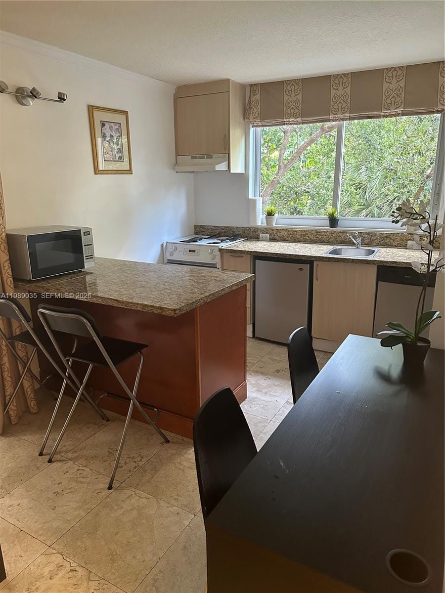 2951 S Bayshore Drive 417 — photo 2